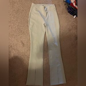 Alo sand colored yoga pants